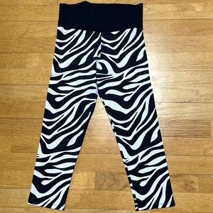 Shakti Activewear Zebra Print Cropped Leggings Pants S